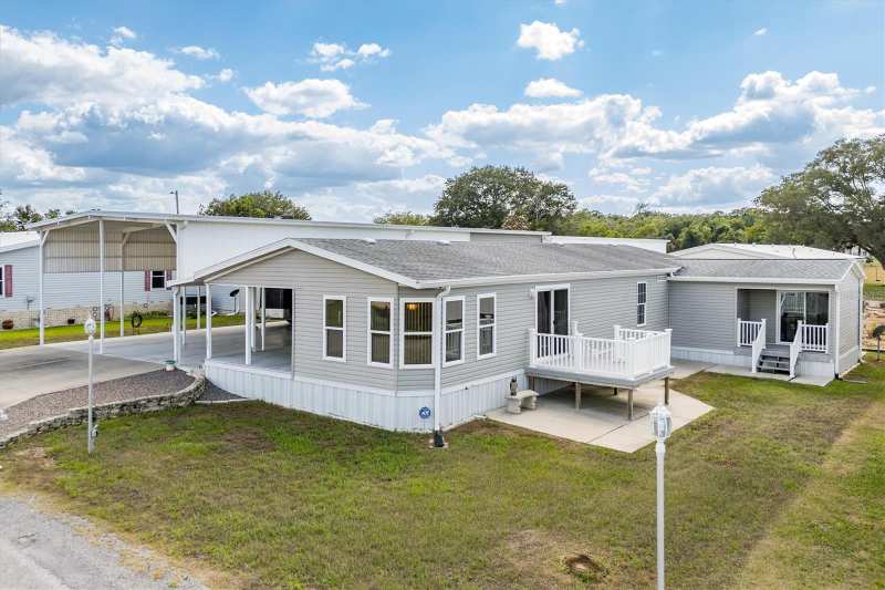 2 bedroom Manufactured Home at 10027 Equity Avenue, Hampton Court Unrec, Dade City — photo 1
