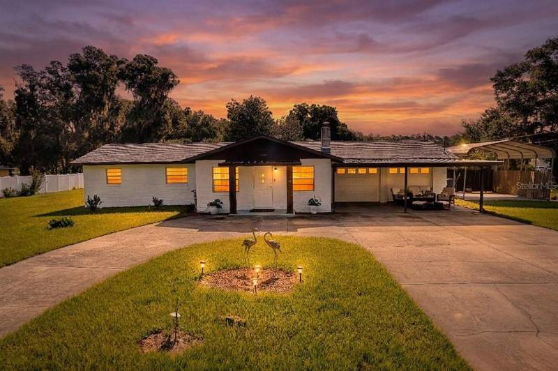 3 bedroom Single Family Residence at 1701 N Stone Street, Deland, Deland — photo 2