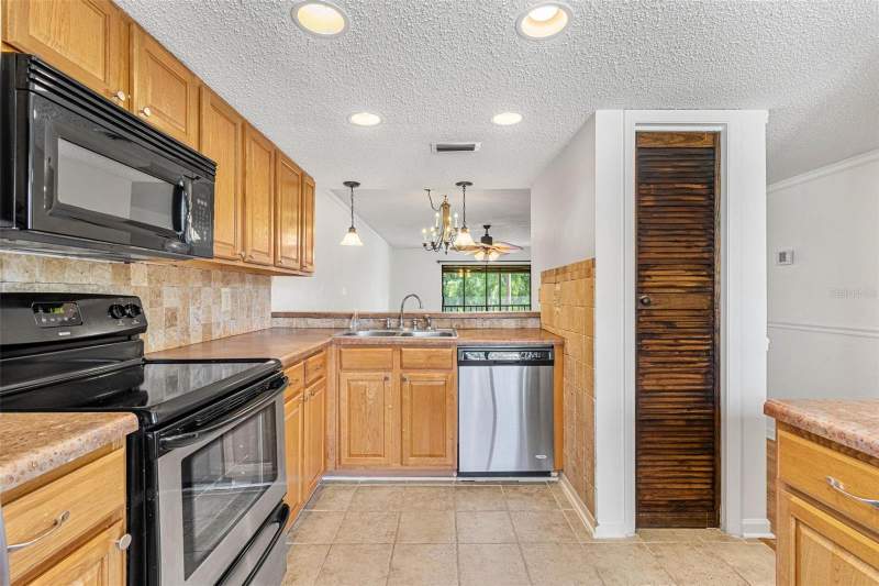 2 bedroom Condominium at 108 Woodlands Court #108, East Lake Woodlands Condo Unit 7, Oldsmar — photo 3
