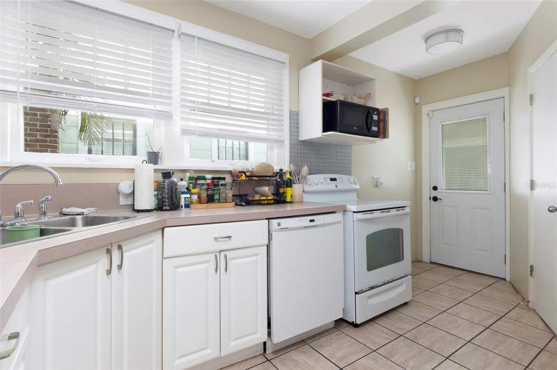 3 bedroom Single Family Residence at 540 11th Avenue, Avocado Sub, St Petersburg — photo 5