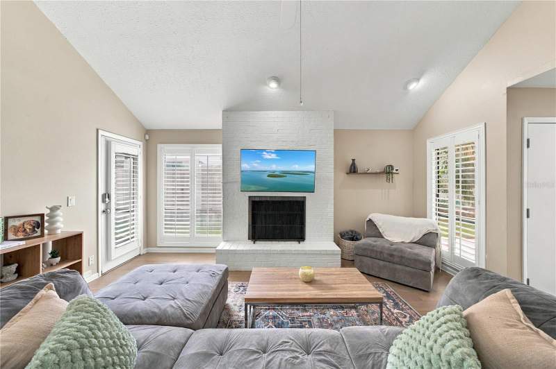 2 bedroom Townhouse at 11413 Galleria Drive, Galleria, Tampa — photo 3