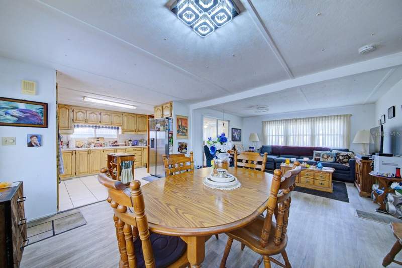 2 bedroom Mobile Home at 76 Liberty Way #5, Lake Tarpon Mobile Home Village, Palm Harbor — photo 4