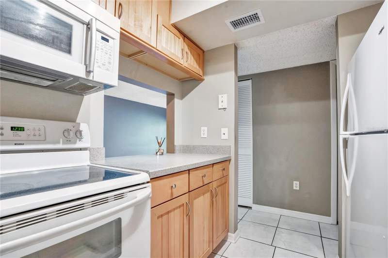 2 bedroom Condominium at 3278 S Semoran Boulevard #12, Wimbledon Park Condo 01, Orlando — photo 5