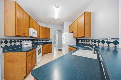 4314 Biel Court, Kissimmee FL - photo 9 of 32