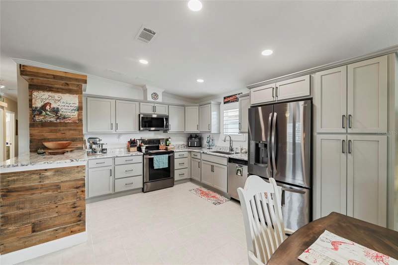 3 bedroom Single Family Residence at 24500 Rio Villa Lakes Circle, Rio Villa Lakes, Punta Gorda — photo 2