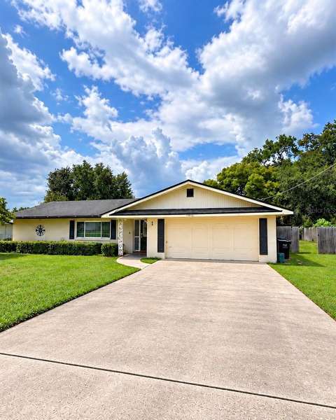 9 Winterset Dr, $300k–$500k for sale in Winter Haven