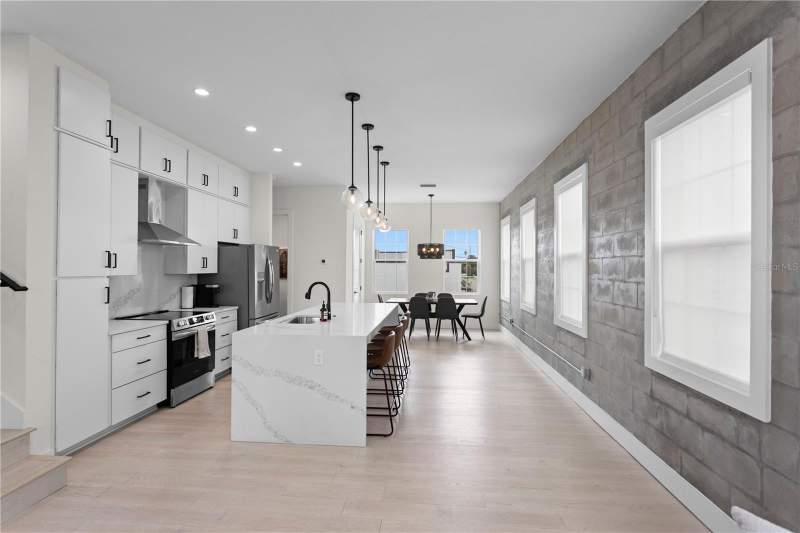 3 bedroom Townhouse at 2724 5th Avenue, Canvas Twnhms, St Petersburg — photo 4