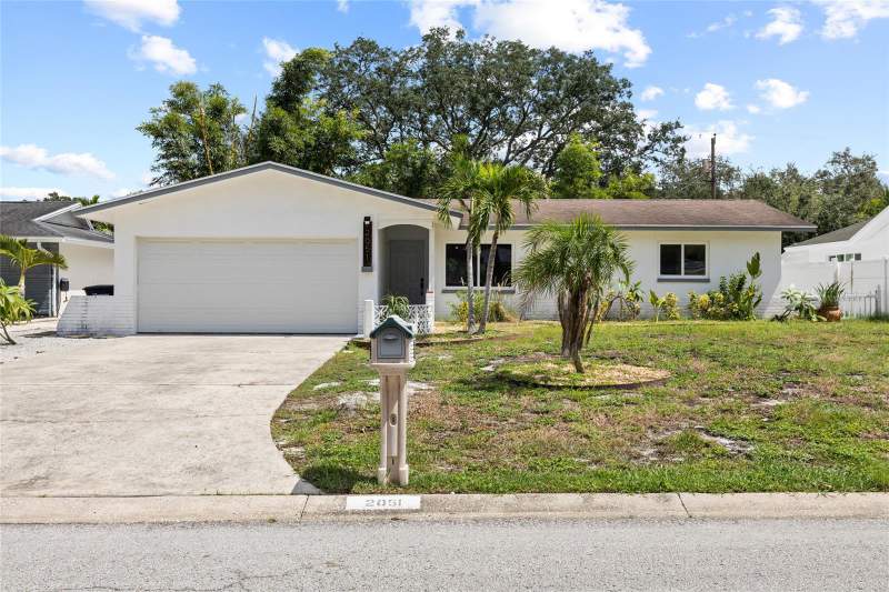 2 bedroom Single Family Residence at 2051 Little Neck Road, Windsor Park 2nd Add, Clearwater — photo 2