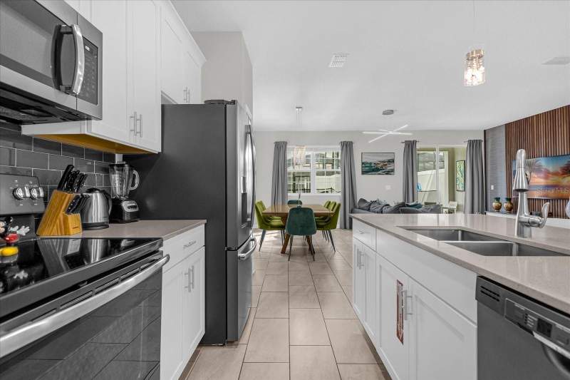 5 bedroom Townhouse at 4823 Dedication Street, Storey Lake Ph 3, Kissimmee — photo 5