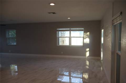 1019 Spindle Palm Way, Apollo Beach FL - photo 14 of 81