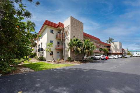 5840 30Th Avenue #201, pool for sale in Gulfport