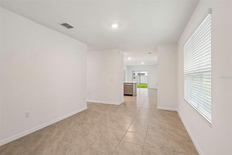 3 bedroom Single Family Residence at 33319 Darley Dale Trail, Avalon Park West-North Ph 2 4 5, Wesley Chapel — photo 4