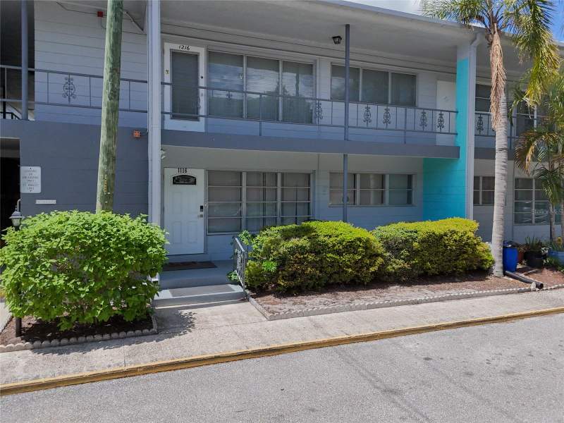 Palms Of ParadiseCondos for Sale in Kenneth City, FL