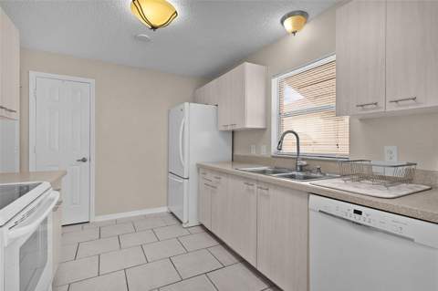 1023 Avalon Avenue, Lady Lake FL - photo 15 of 19