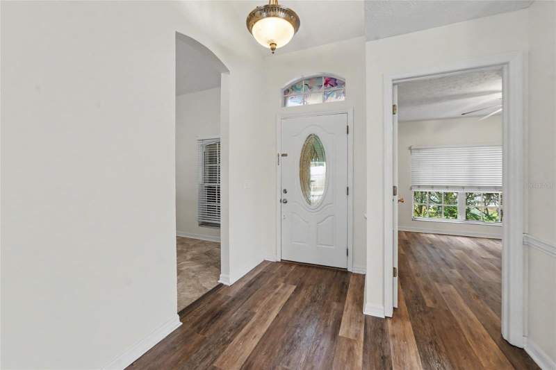3 bedroom Single Family Residence at 11211 Andy Drive, Cristina Ph II Unit 3, Riverview — photo 2