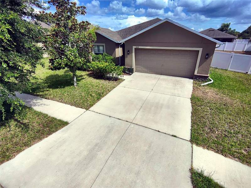 3 bedroom Single Family Residence at 10118 Penwood Way, Briar Oaks Village 2, Hudson — photo 4