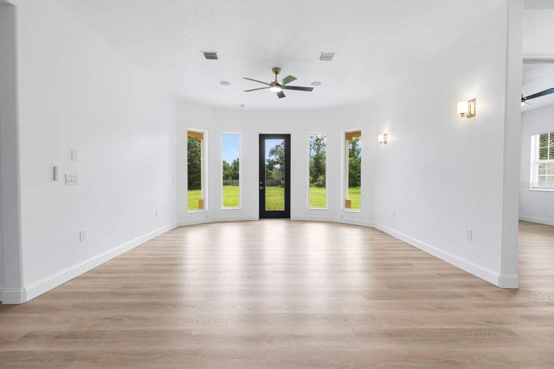 5 bedroom Single Family Residence at 11250 McMullen Road, Shadow Run Unit 1, Riverview — photo 5