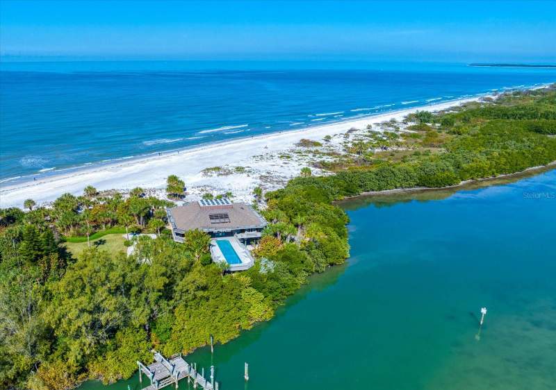3 bedroom Single Family Residence at 1198 MANDALAY POINT, MANDALAY POINT SUB 1ST ADD, CLEARWATER — photo 1