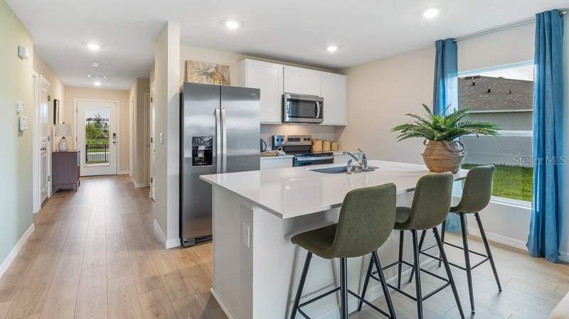3 bedroom Single Family Residence at 1700 Queen Street, Phoenix Park, St Petersburg — photo 3