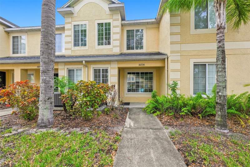 2 bedroom Townhouse at 10734 Keys Gate Drive, Summerfield Village 1 Tr 2, Riverview — photo 2