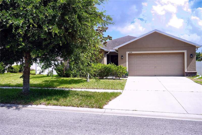 3 bedroom Single Family Residence at 10118 Penwood Way, Briar Oaks Village 2, Hudson — photo 3