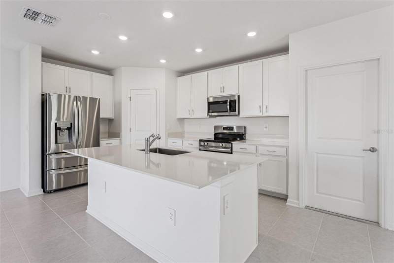 4 bedroom Single Family Residence at 2916 Transformation Way, Wellness Way, Clermont — photo 5