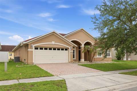 2901 Sweetspire Circle, waterfront for sale in Kissimmee