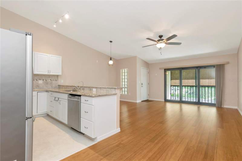 2 bedroom Condominium at 3367 Crystal Court #E, Crystal Lake Condo, Palm Harbor — photo 5