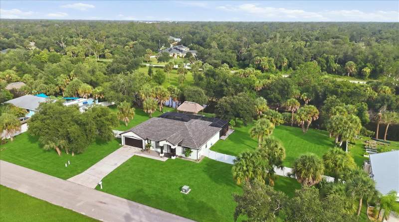 4 bedroom Single Family Residence at 281 Pembroke Drive, Port Charlotte Sec 030, Port Charlotte — photo 4