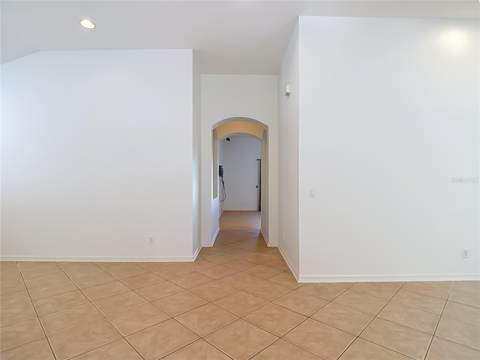 220 Ronja Lane, Valrico FL - photo 7 of 95