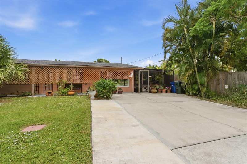 2 bedroom Single Family Residence at 857 Palmetto Street, Pineland Sub, Englewood — photo 1