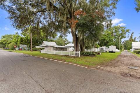 5450 10th Street, Zephyrhills FL - photo 6 of 6