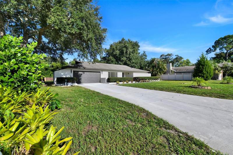 4 bedroom Single Family Residence at 207 Dunbridge Drive, Dunbridge Woods, Palm Harbor — photo 2