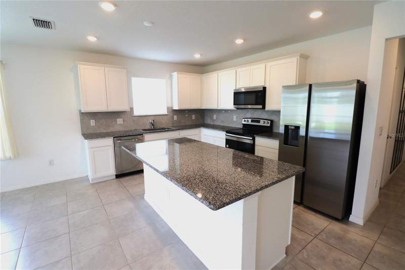 4 bedroom Single Family Residence at 4006 Capri Coast Drive, North Park Isle Ph 1B 1C & 1D, Plant City — photo 3