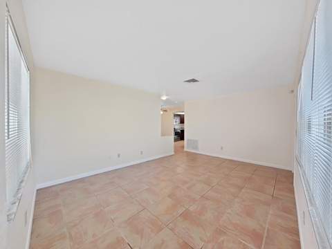 1750 Montana Avenue, St Petersburg FL - photo 15 of 48