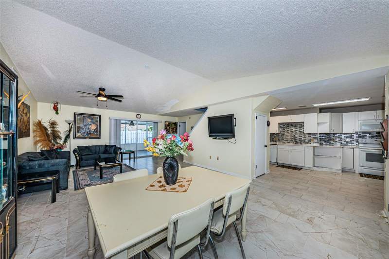 5 bedroom Single Family Residence at 8419 125th Place, Somerset Lakes Unit Two, Largo — photo 3