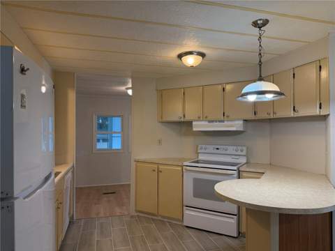 925 Beechwood Avenue, Lady Lake FL - photo 6 of 26