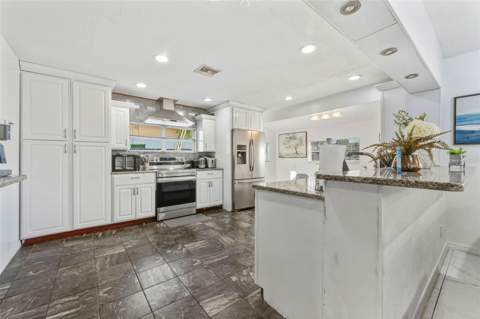 5017 Stolls Avenue, Tampa FL - photo 10 of 48