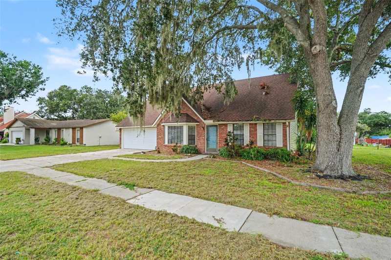 3 bedroom Single Family Residence at 736 Sandy Creek Drive, Bloomingdale Sec I Unit 2, Brandon — photo 1