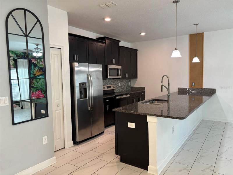 4 bedroom Townhouse at 1591 Moon Valley Drive, Stoneybrook South Ph I-1 & J-1, Davenport — photo 3