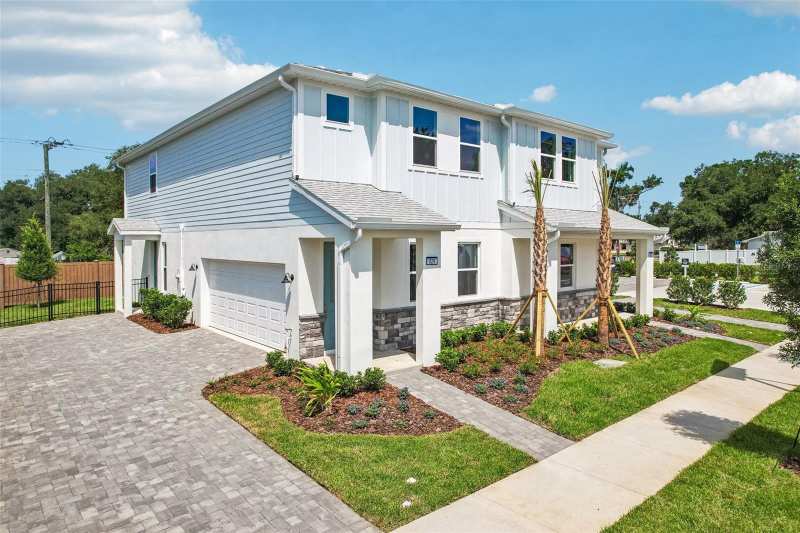 3 bedroom Townhouse at 648 Silver Stream Court, Brooke Townhomes Two, Brandon — photo 1