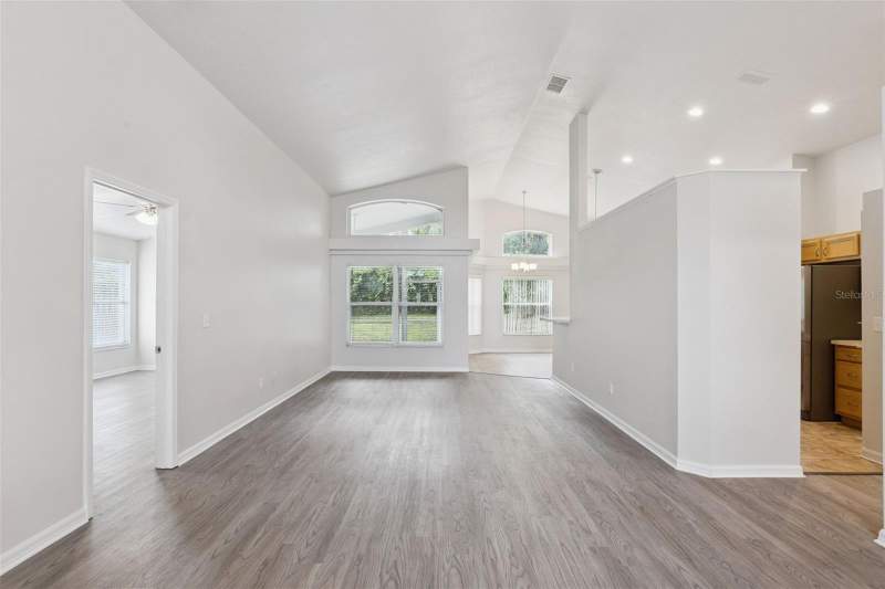 4 bedroom Single Family Residence at 5483 Glen Oak Place, Forest Glen Sub, Sanford — photo 3
