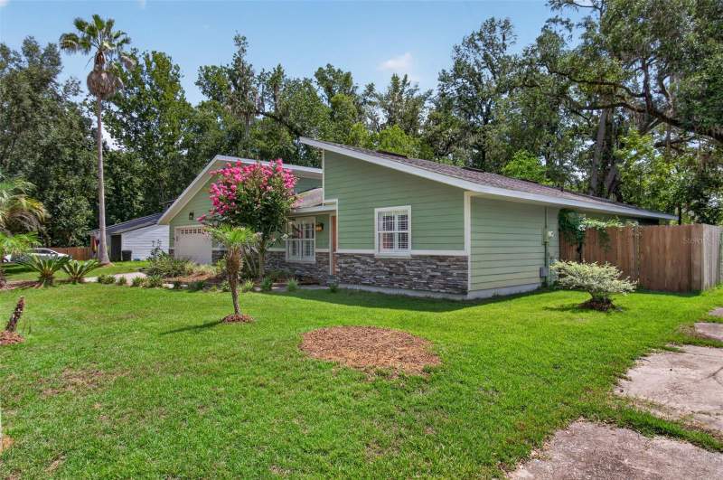 4 bedroom Single Family Residence at 3817 NW 28th Terrace, Hidden Oaks, Gainesville — photo 2