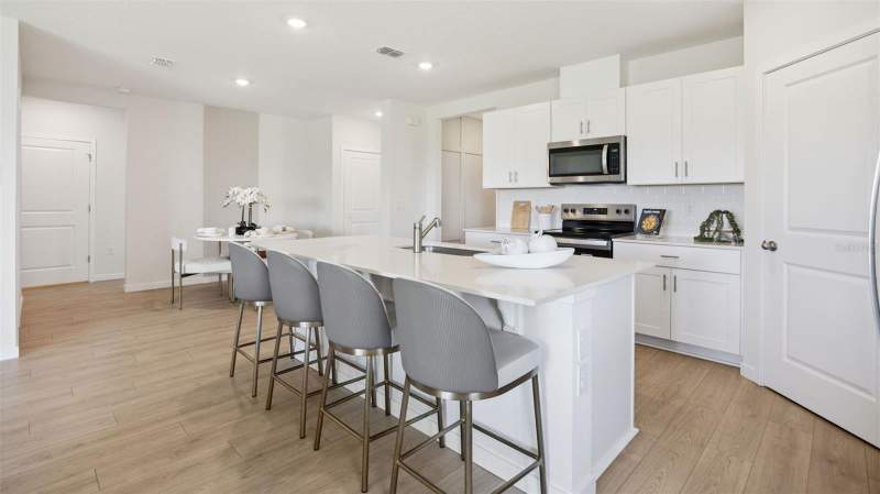 5 bedroom Single Family Residence at 4518 Red Fish Run, Travis Landing, Kissimmee — photo 4