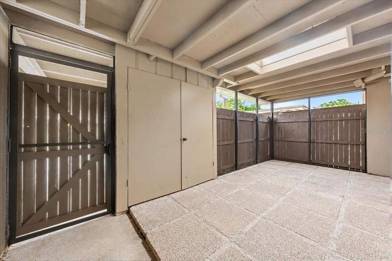 3 bedroom Townhouse at 7903 Cedar Drive, Meadowood Condo Village One, Temple Terrace — photo 3