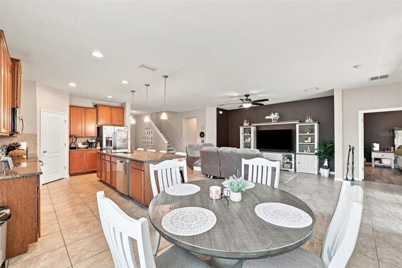 3 bedroom Single Family Residence at 12110 LEGACY BRIGHT STREET, PARK CREEK PH C, RIVERVIEW — photo 5