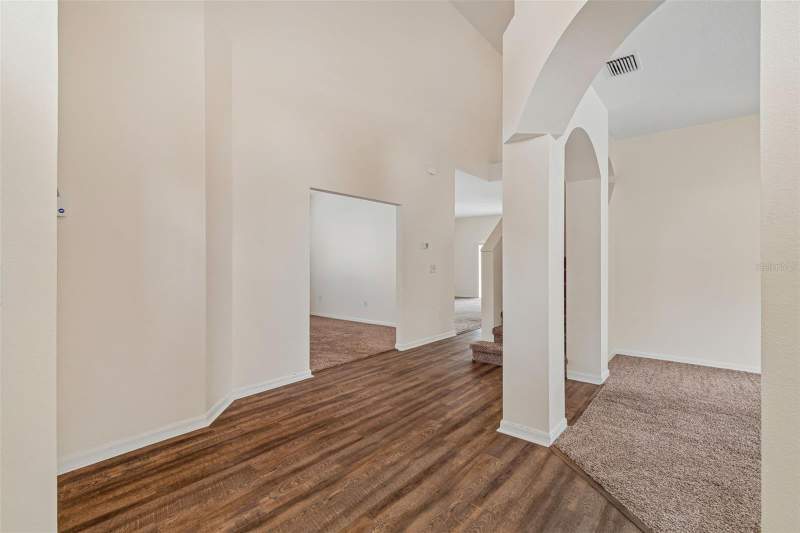 4 bedroom Single Family Residence at 3307 Pine Top Drive, Somerset Tr B, Valrico — photo 5