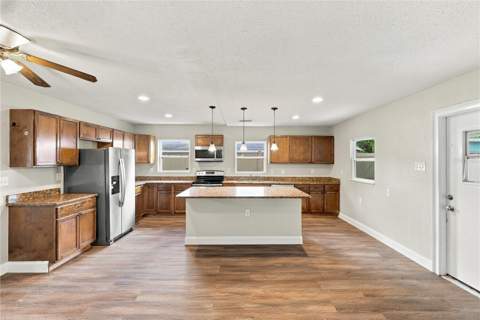 4280 70th Avenue, Pinellas Park FL - photo 8 of 33