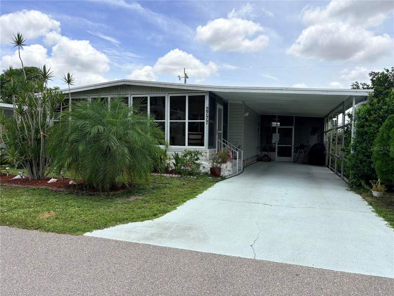 2 bedroom Mobile Home at 2777 Indianwood Drive, Laurel Estates, North Fort Myers — photo 2
