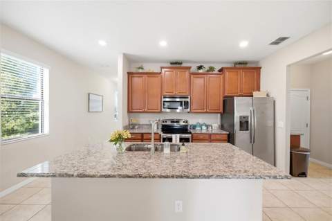11767 Lake Boulevard, New Port Richey FL - photo 10 of 38